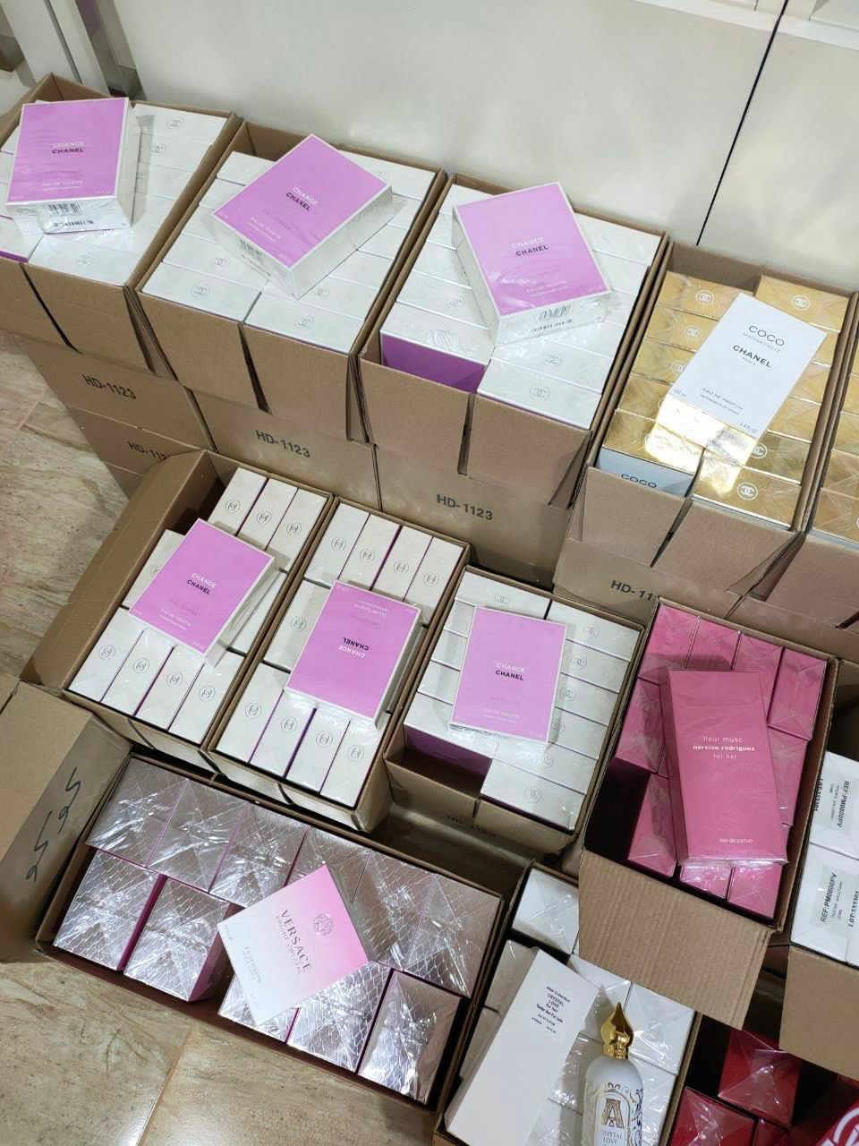 Authentic Perfume Pallets - Image 10