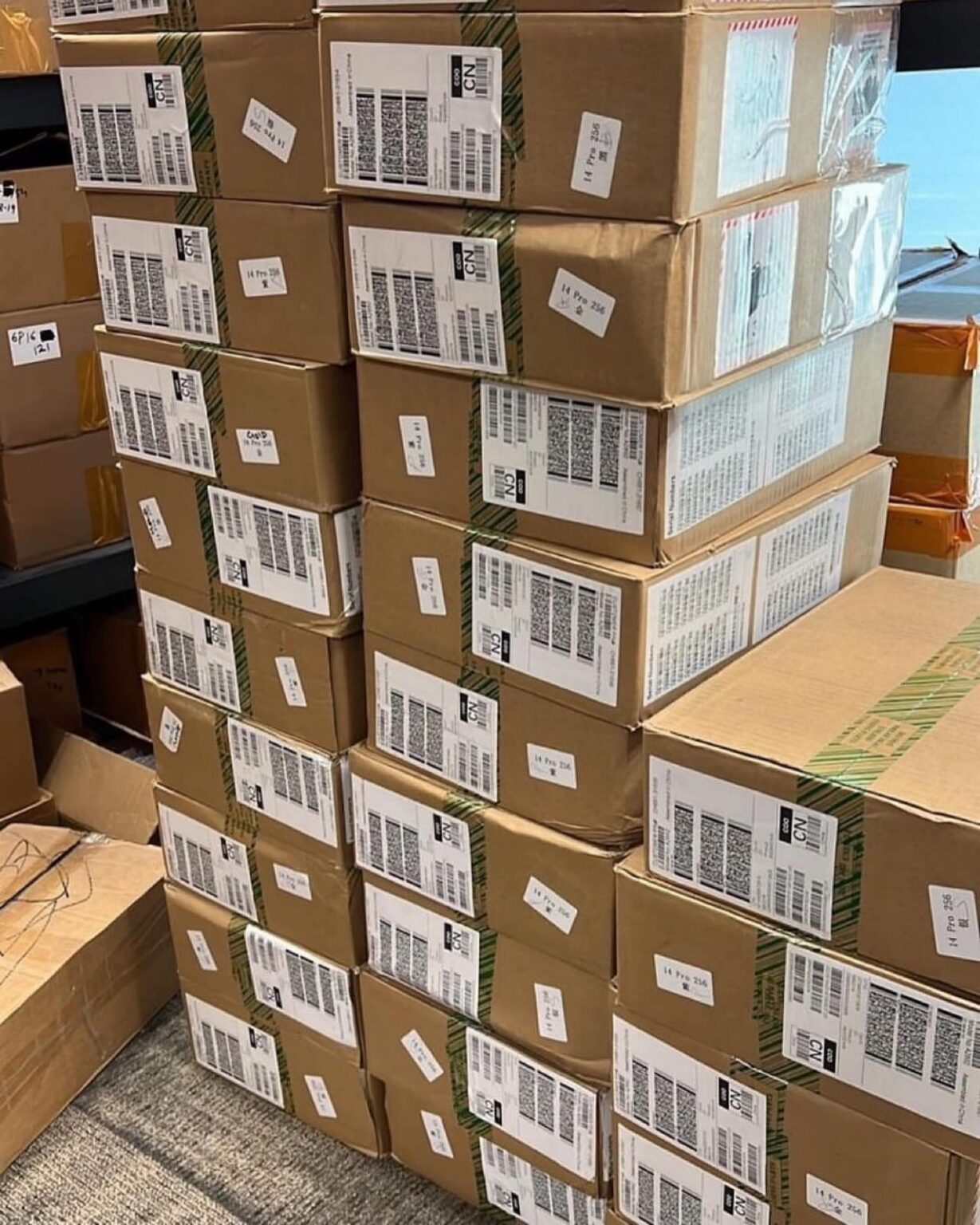 Wholesale Iphone 12 Pro Max Liquidation Pallet - Image 3
