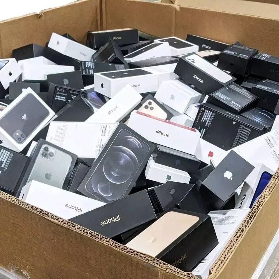 Wholesale Mix Iphone Liquiation Pallets - Image 3