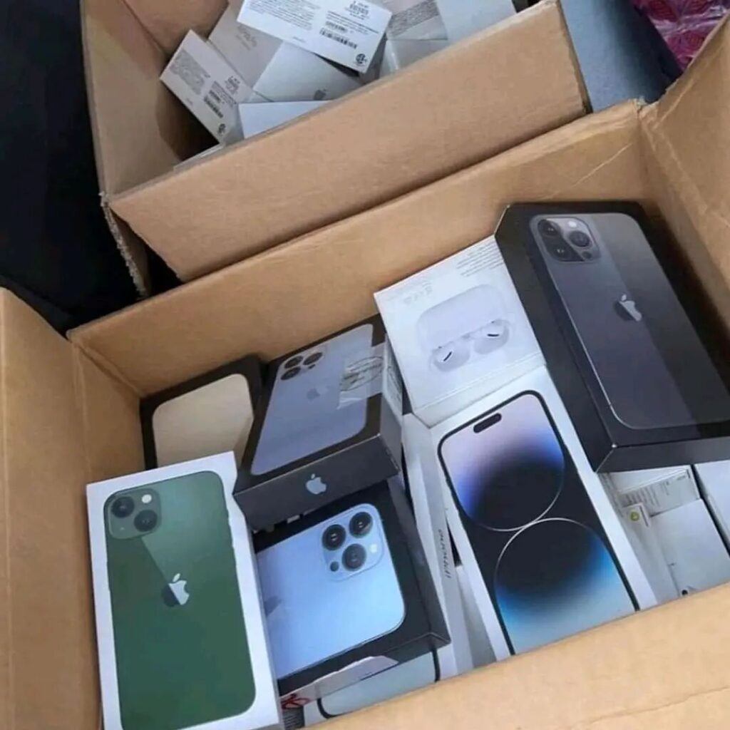 Bulk Iphone 13 Liquidation Pallets - Image 3